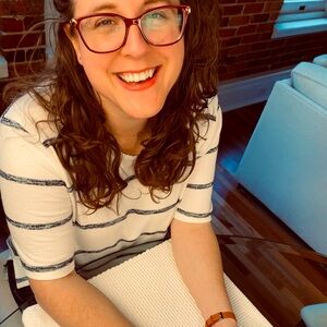 Meet your Posher, Jennifer